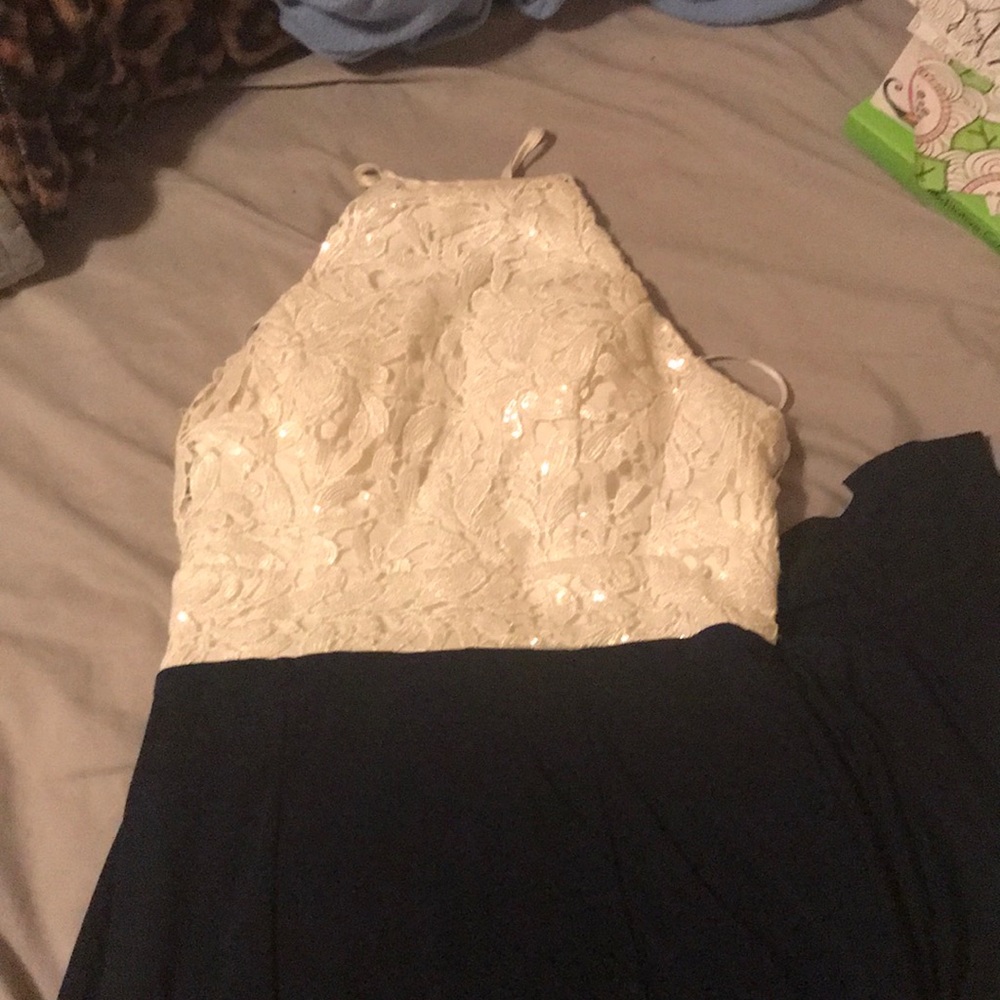 Dress - Picture 4 of 4